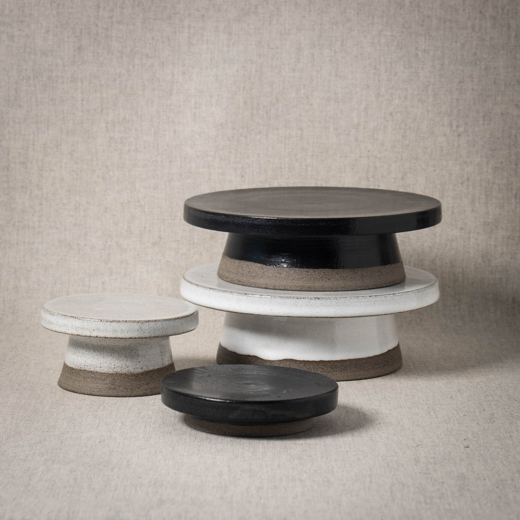 PLATEAU pedestal Small Low - Black & White